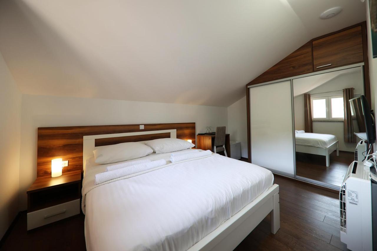 Hotel Murter Bagian luar foto